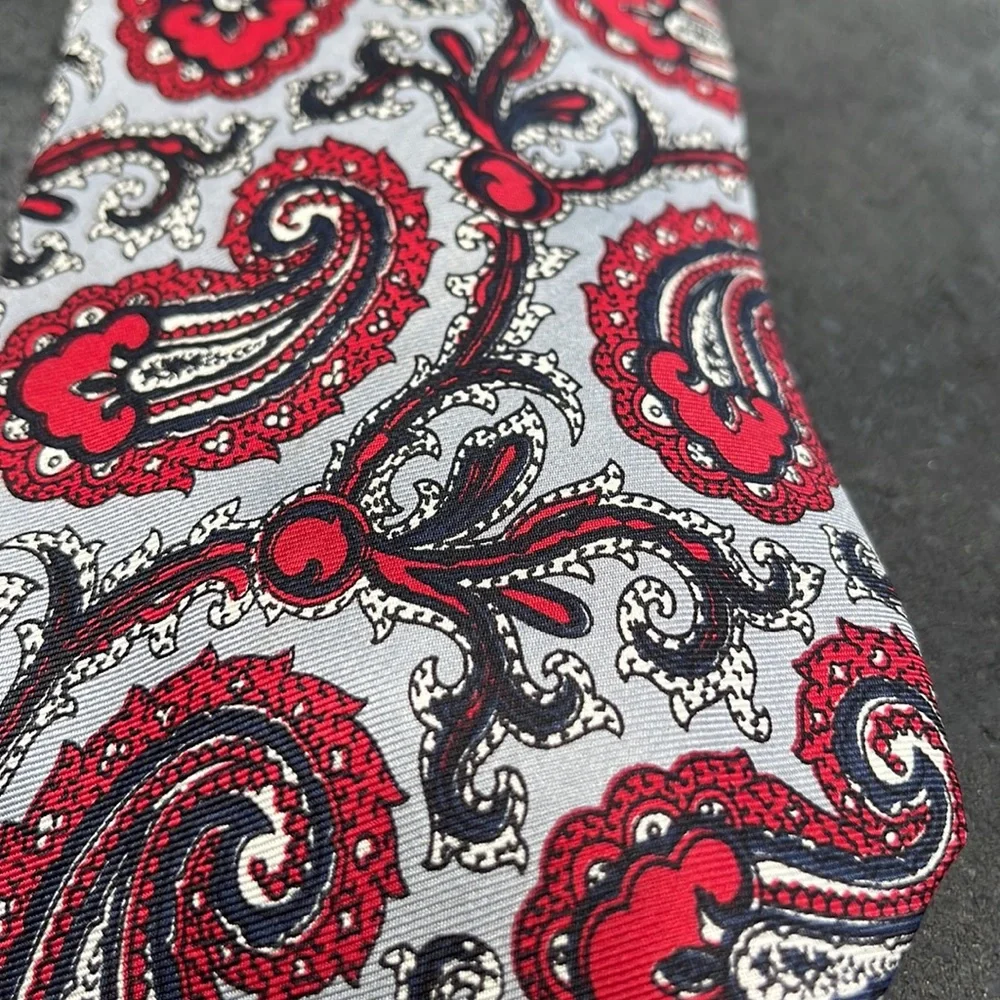 Wonderful. Vintage Grey & Red  Christian Dior silk tie